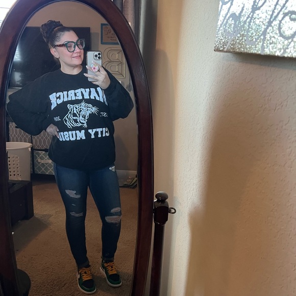 Meet your Posher, Roxanne - Picture 3 of 8